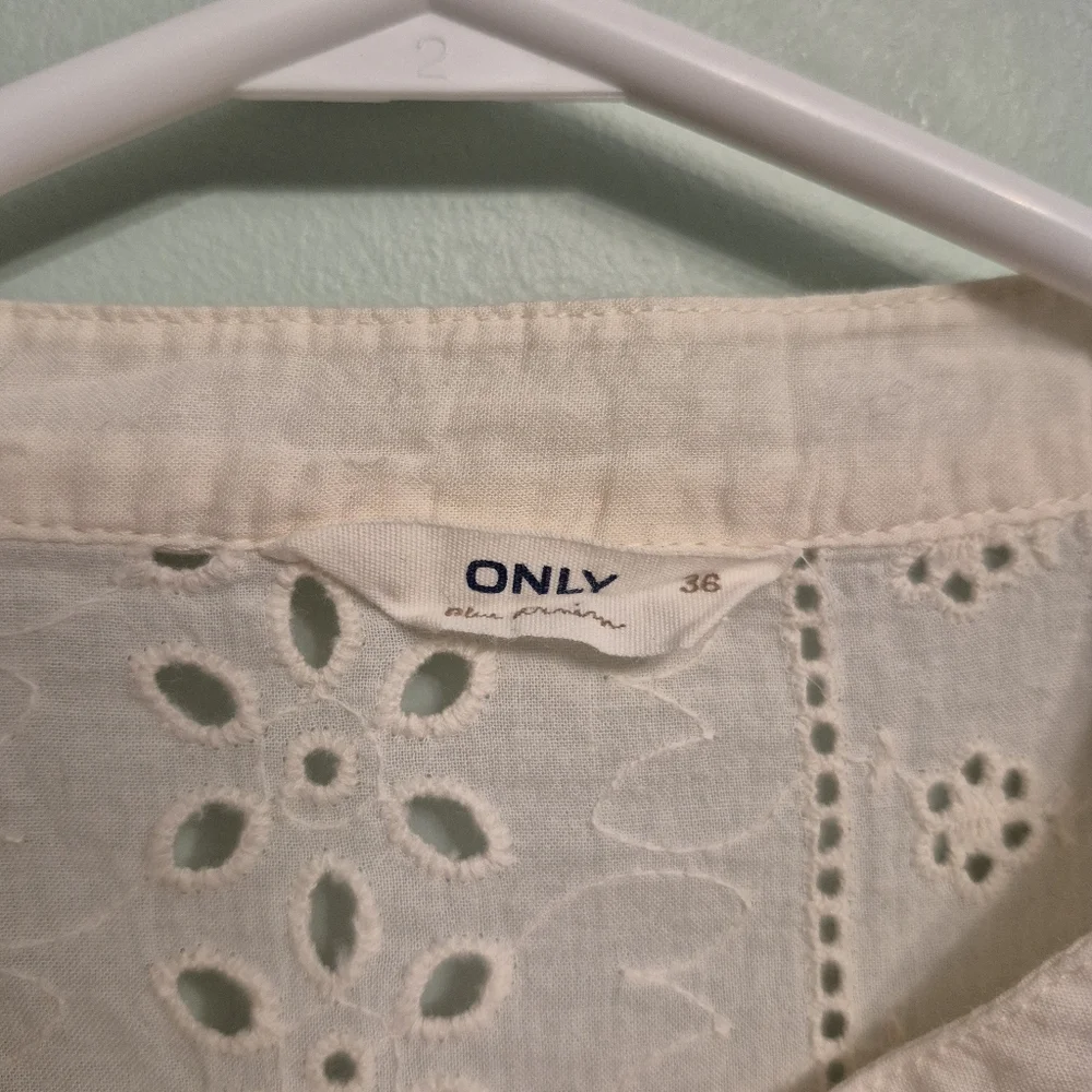 Only Women's Boho Babydoll Cottagecore Cream Eyelet Button Down Dress Size Small - Picture 6 of 8
